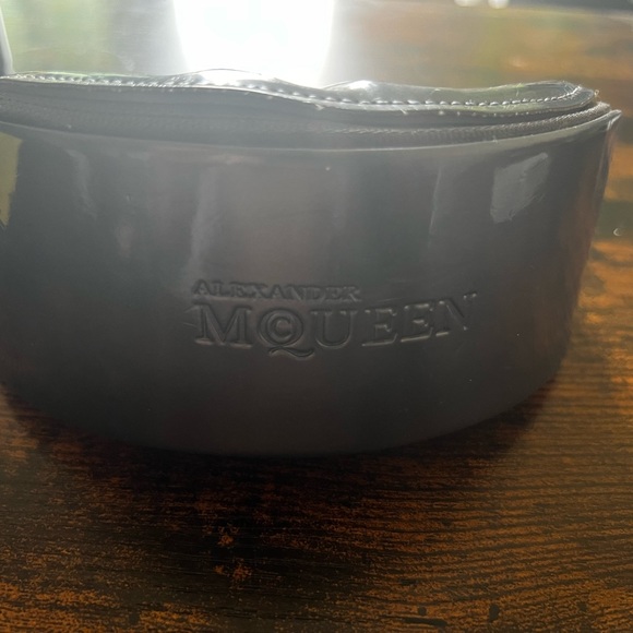 Vintage Alexander McQueen sea shell sunglasses. New. - Picture 3 of 6